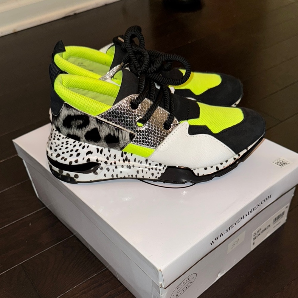 Steve Madden Kids' Neon Yellow and Black Sneakers
